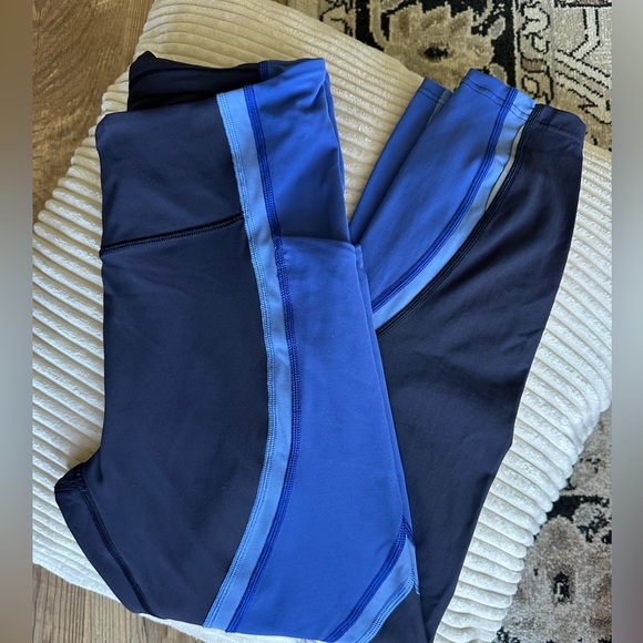 lululemon athletica Blue and Black Leggings - Picture 9 of 17